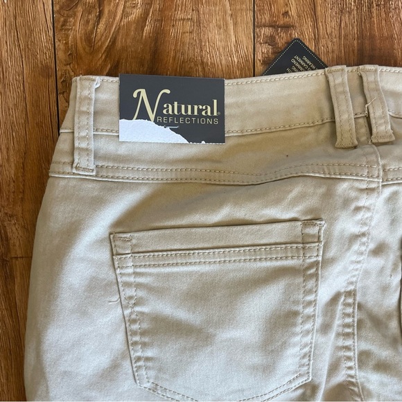 NATURAL REFLECTIONS Women’s Campside Safari Tan Soft Stretch Capri Pants Size 10 - Picture 8 of 9